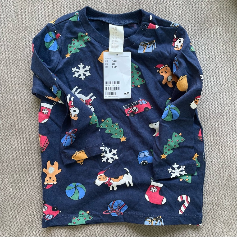 H&M 9mo long sleeve Christmas shirt.